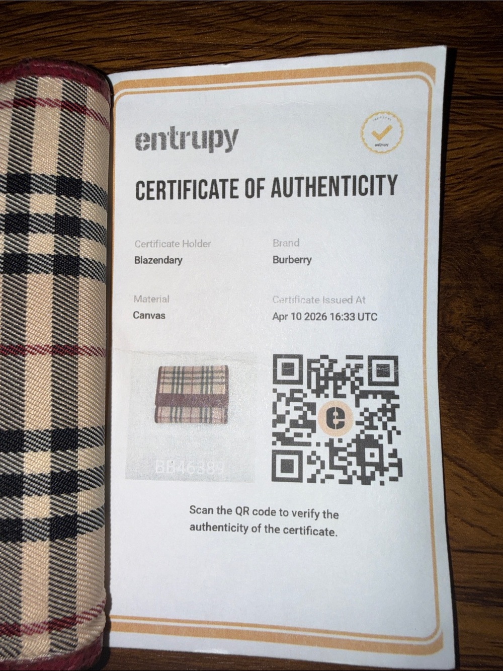 Burberry Beige Check Card Wallet with Burgundy Trim - Picture 12 of 15